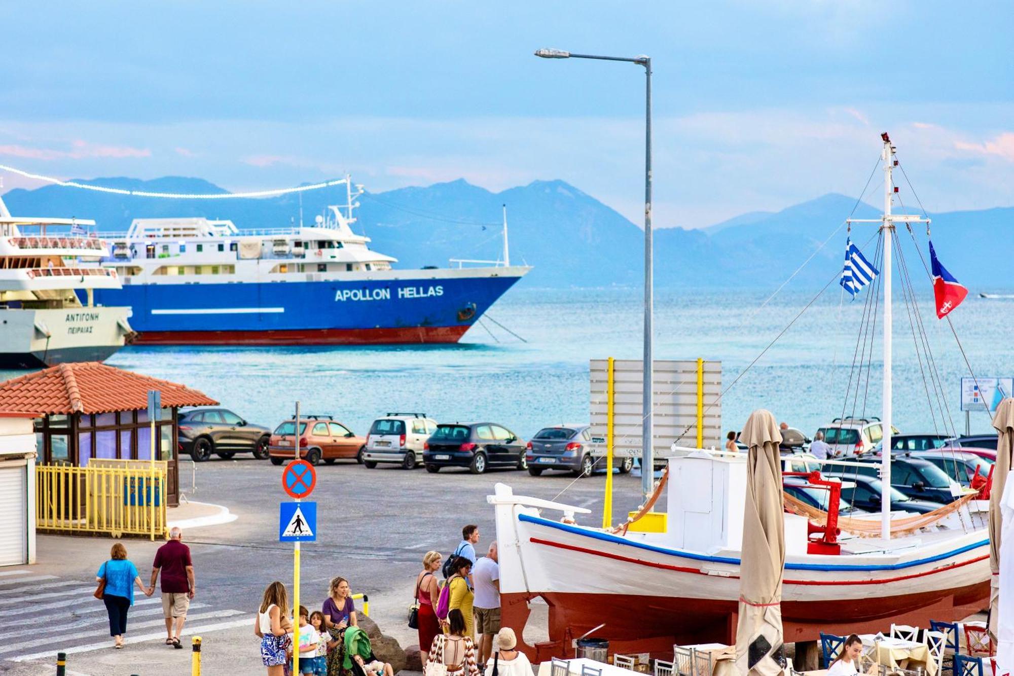 Port View Apartment Aegina