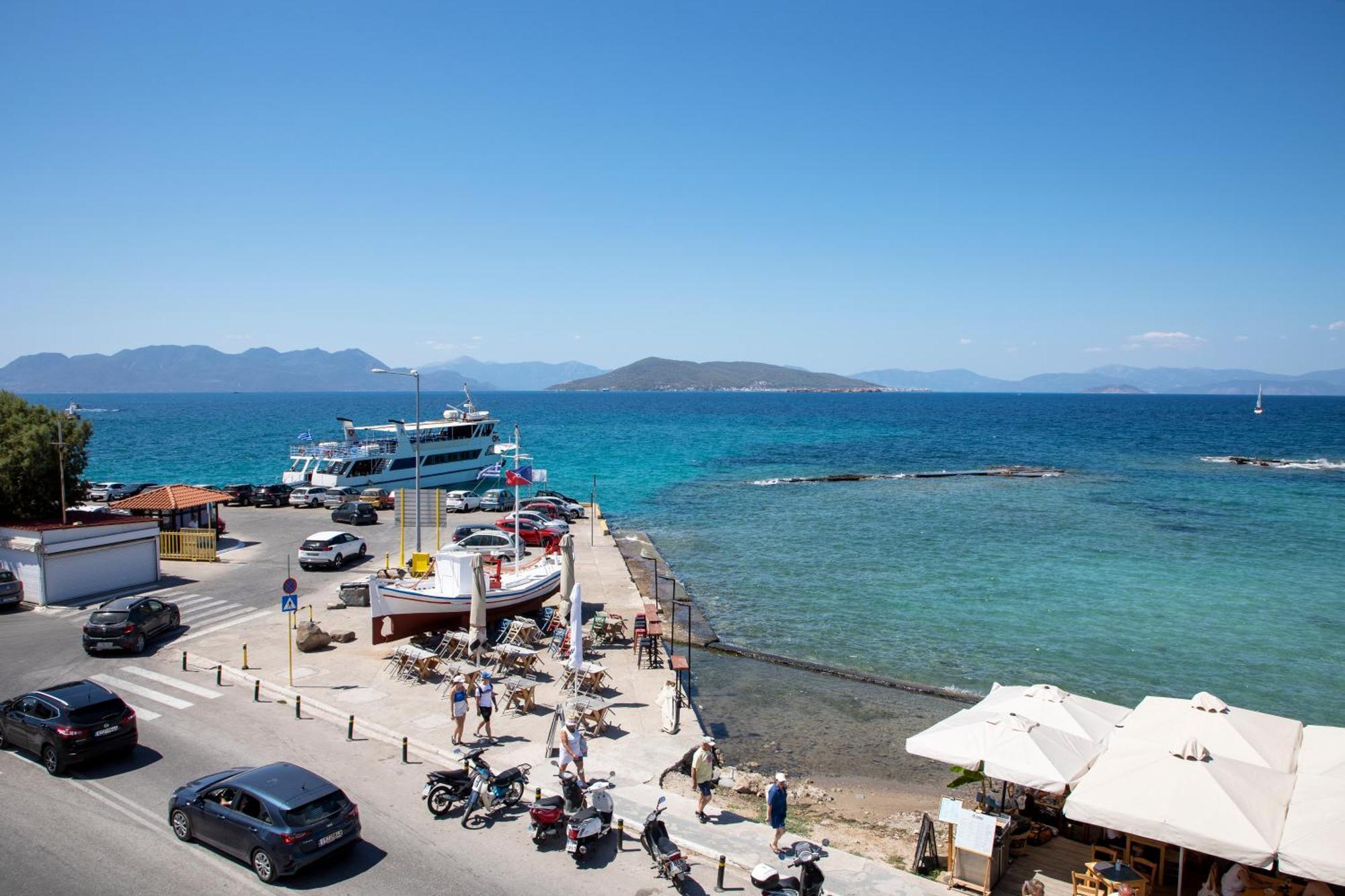 Port View Apartment Aegina